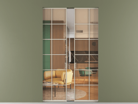 Алюминевая перегородка skr2_05_ Алюминий бежево-серый Прозрачное оранжевое стекло, триплекс, 6мм. Цвет Алюминий бежево-серый. Материал Алюминий в эмали. Коллекция Перегородка Formato скрытый пенал 2 створки. Картинка.